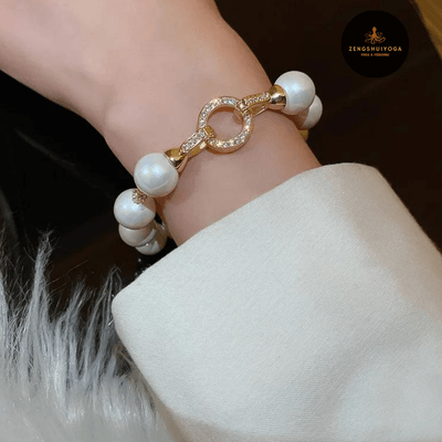 Bracelet-perle-femme-main